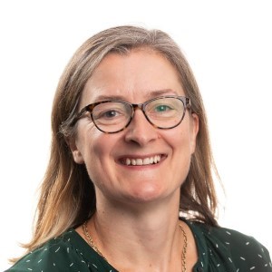 A head and shoulders photo of Ilona Blue